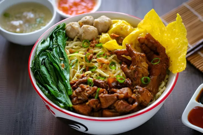 10 Mie Ayam Terenak yang Wajib Kamu Coba Sekali Seumur Hidup